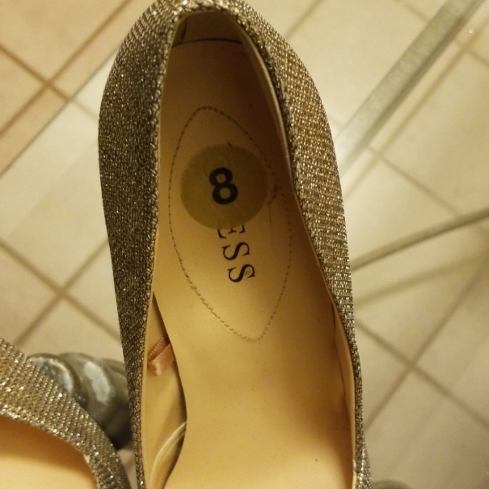 Shoes - Picture 3 of 4